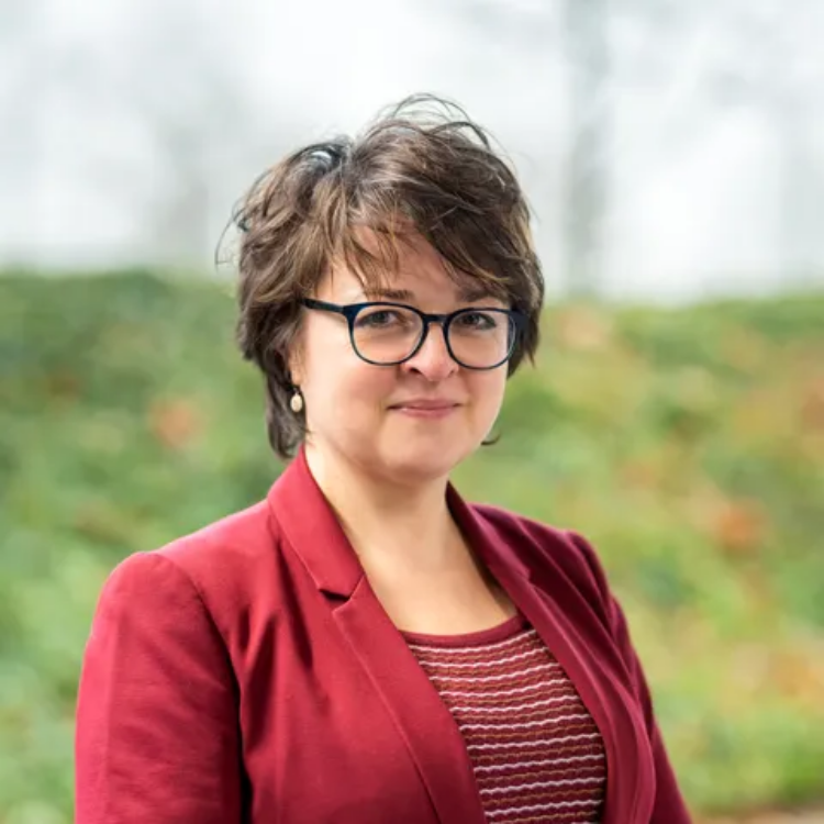 VAKDA ILDIKO submitted